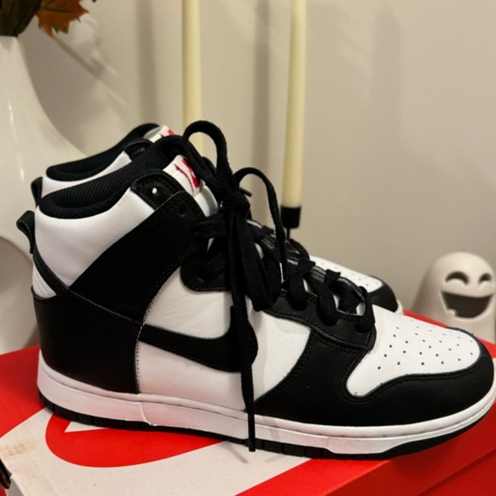 Worn Once! Nike Dunk - Mid - Black & White Pandas Women’s size 8